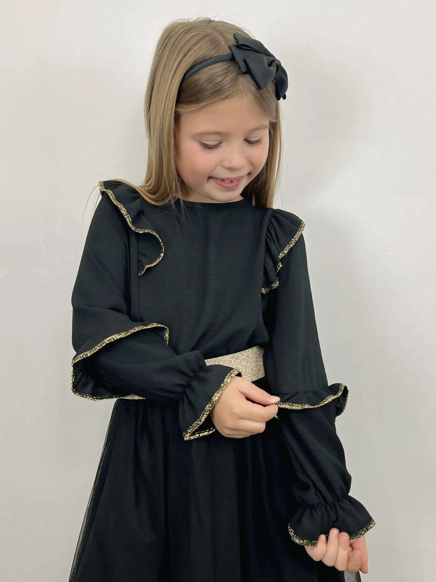 Langarmshirt mit Rüschen und Goldbesatz für Mädchen