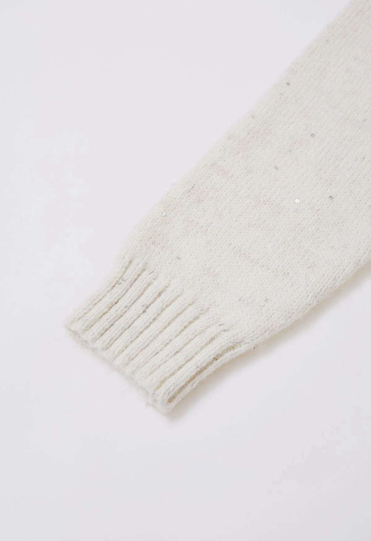 Weißer Zopfstrickpullover mit Schnürung und Kapuze